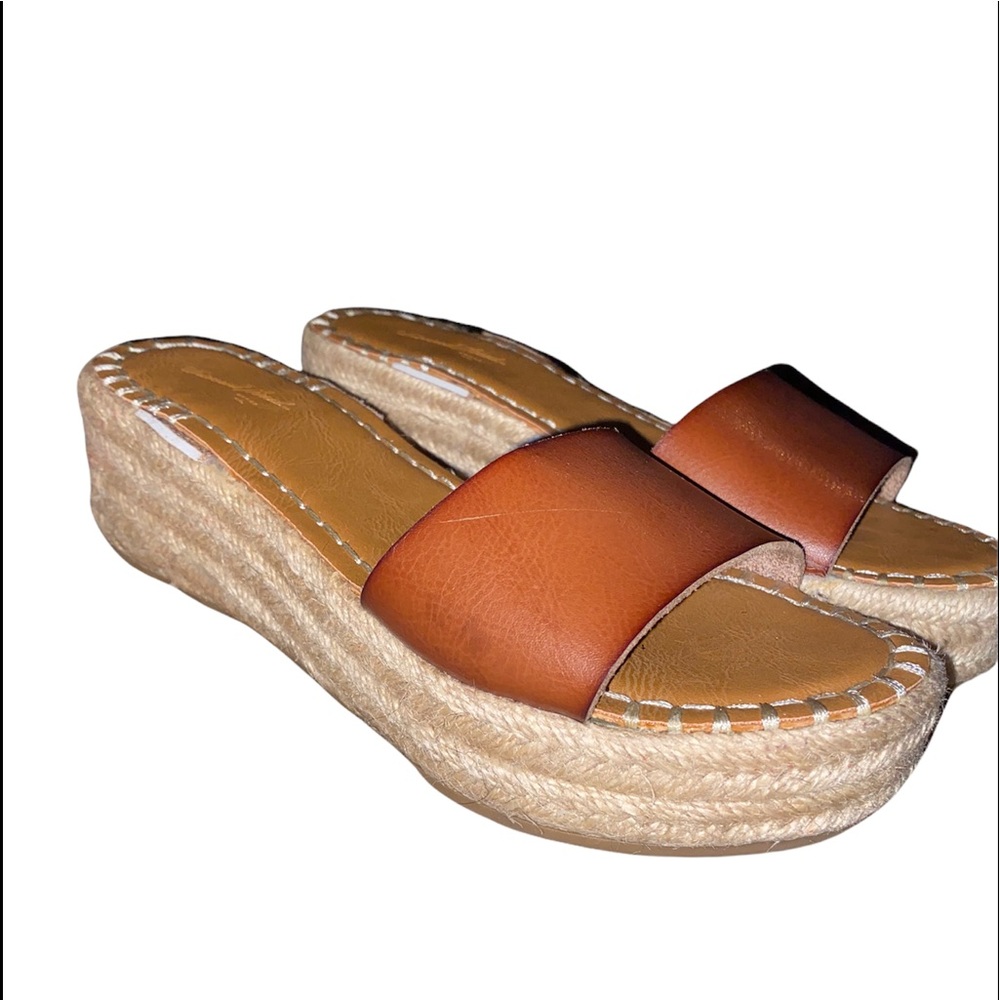 Women’s Universal Thread Wide Band Slip On Sandal Size 6 1/2